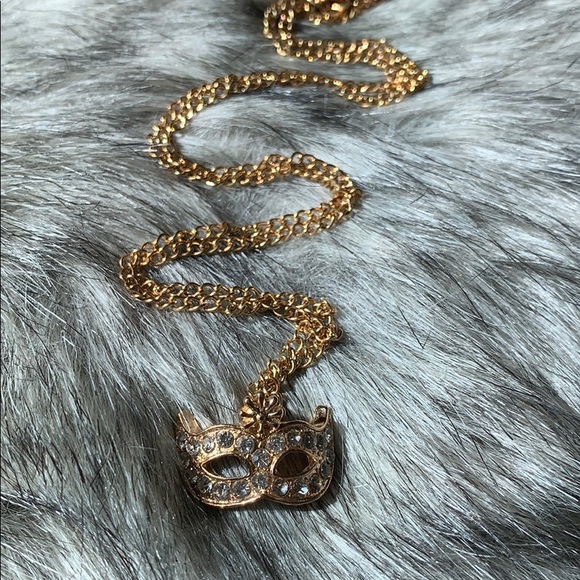 ๐ต ๐Host Pick๐ Mask Gem Necklace - Picture 2 of 8